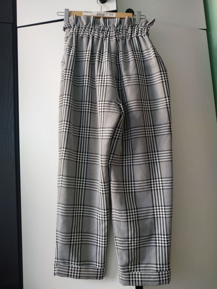 Spodnie w biało czarną kratkę River Island 36 S z wysokim stanem