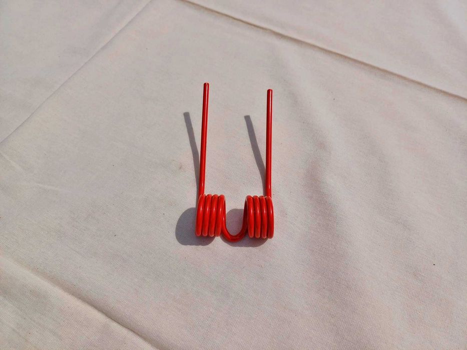 Palec podbieracza prasy KRONE dł 16 szer 7,4 cm Sprężyna Pazur Cęgi