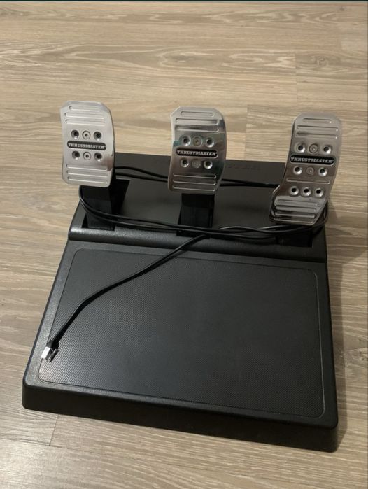 Игровой руль Thrusrmaster T300RS Ferrari Alcantara PS3/PS4/PS5/PC