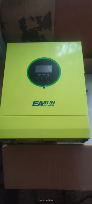 Майже новиий гібридний інвертор  EAsun power 3 кВт . 24 вольта.