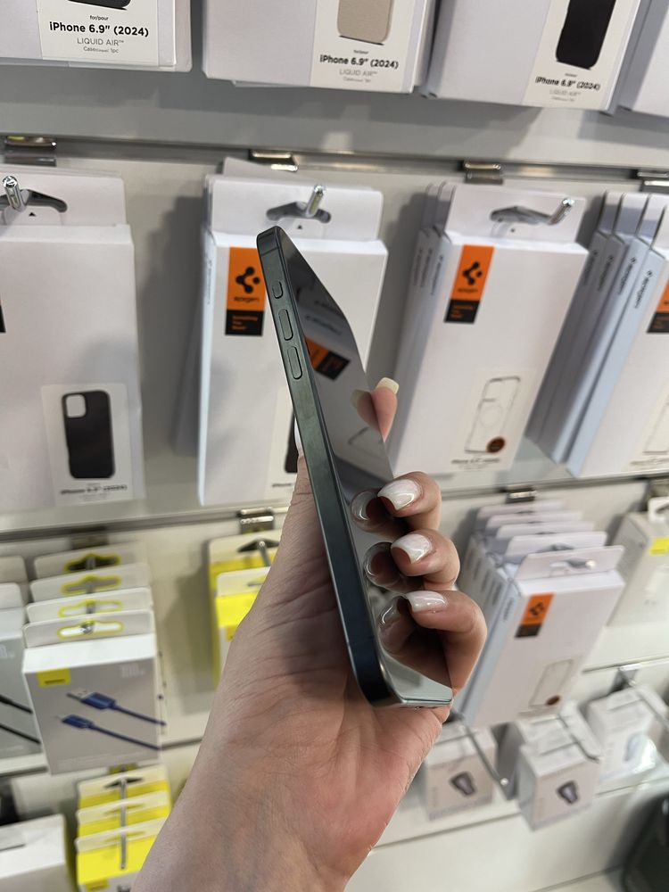 iPhone 15 Pro Max 256Gb black titanium - АКБ 88%, стан 5+