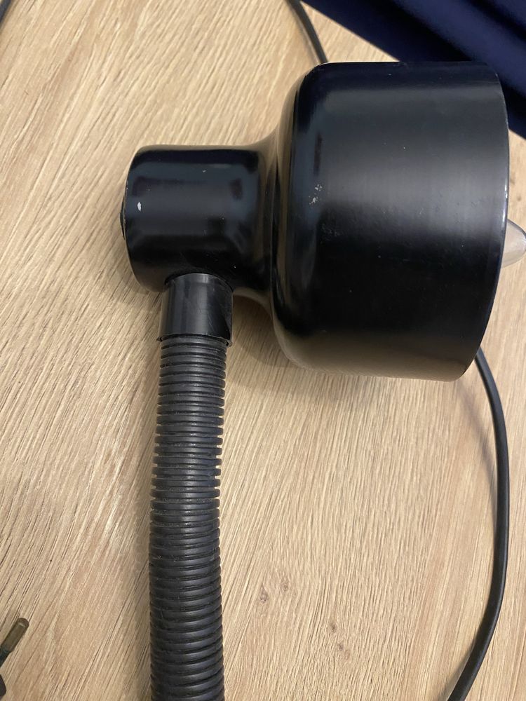 Lampa na biurko czarna na klamrę
