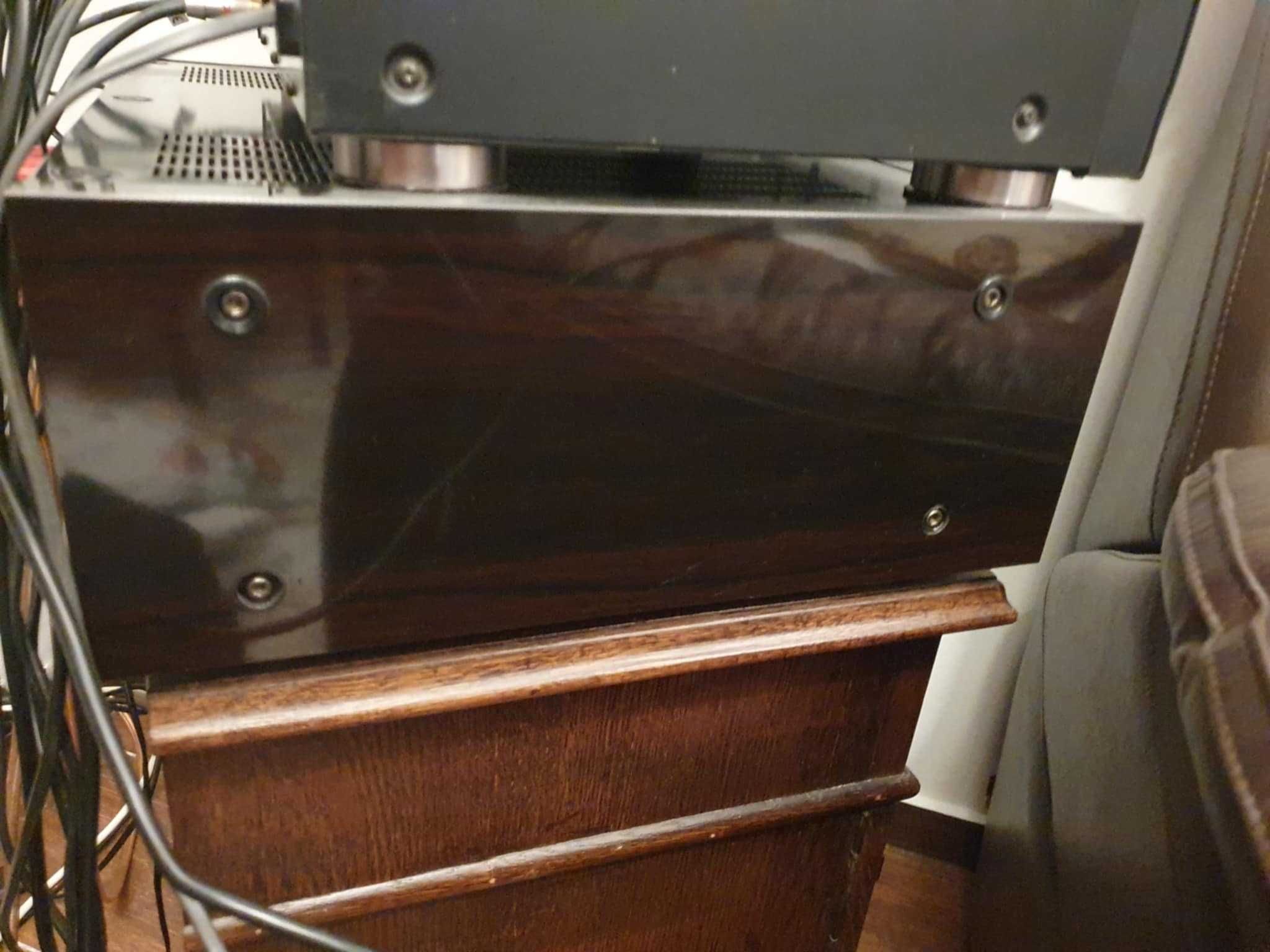 Topowy model wzmacniacza AKAI AM 75