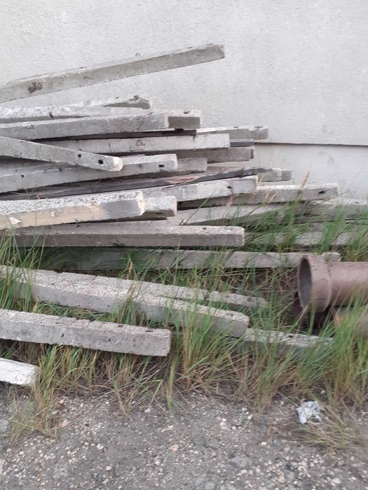 Sprzedam słupy - belki stropowe 6 metrowe.