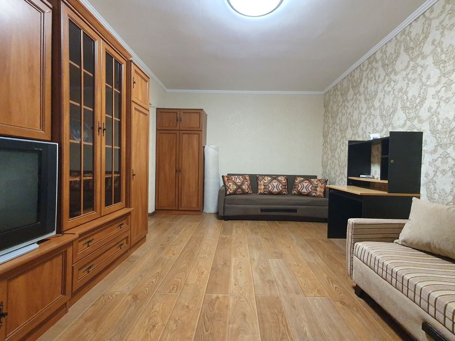 1к, Драгоманова 8а, 45м2, генератор, метро Позняки 15 мин