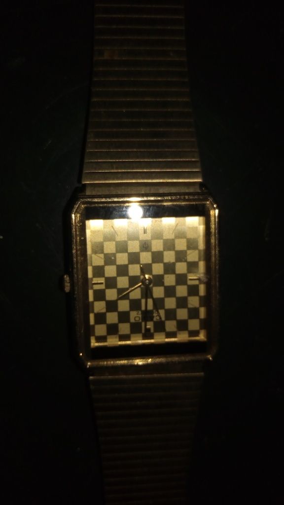 Relógio dourado Casio