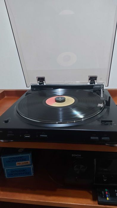 Gira-Discos Denon DP-200USB – Automático / Conversão USB