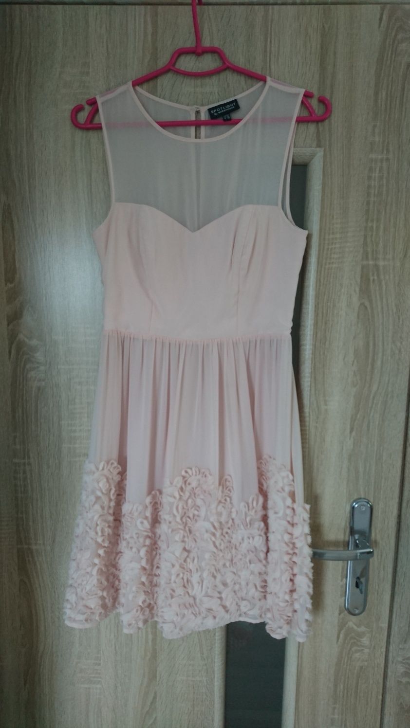 Brzoskwiniowa pastelowa ozdobna sukienka, rozmiar M