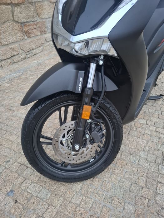 Honda SH 125 i de 2023  apenas  3900km