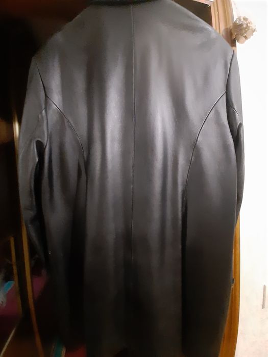 Продам женскую кожаную куртку