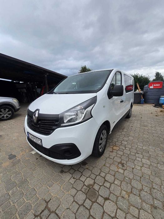 Renault Trafic 9 osobowy