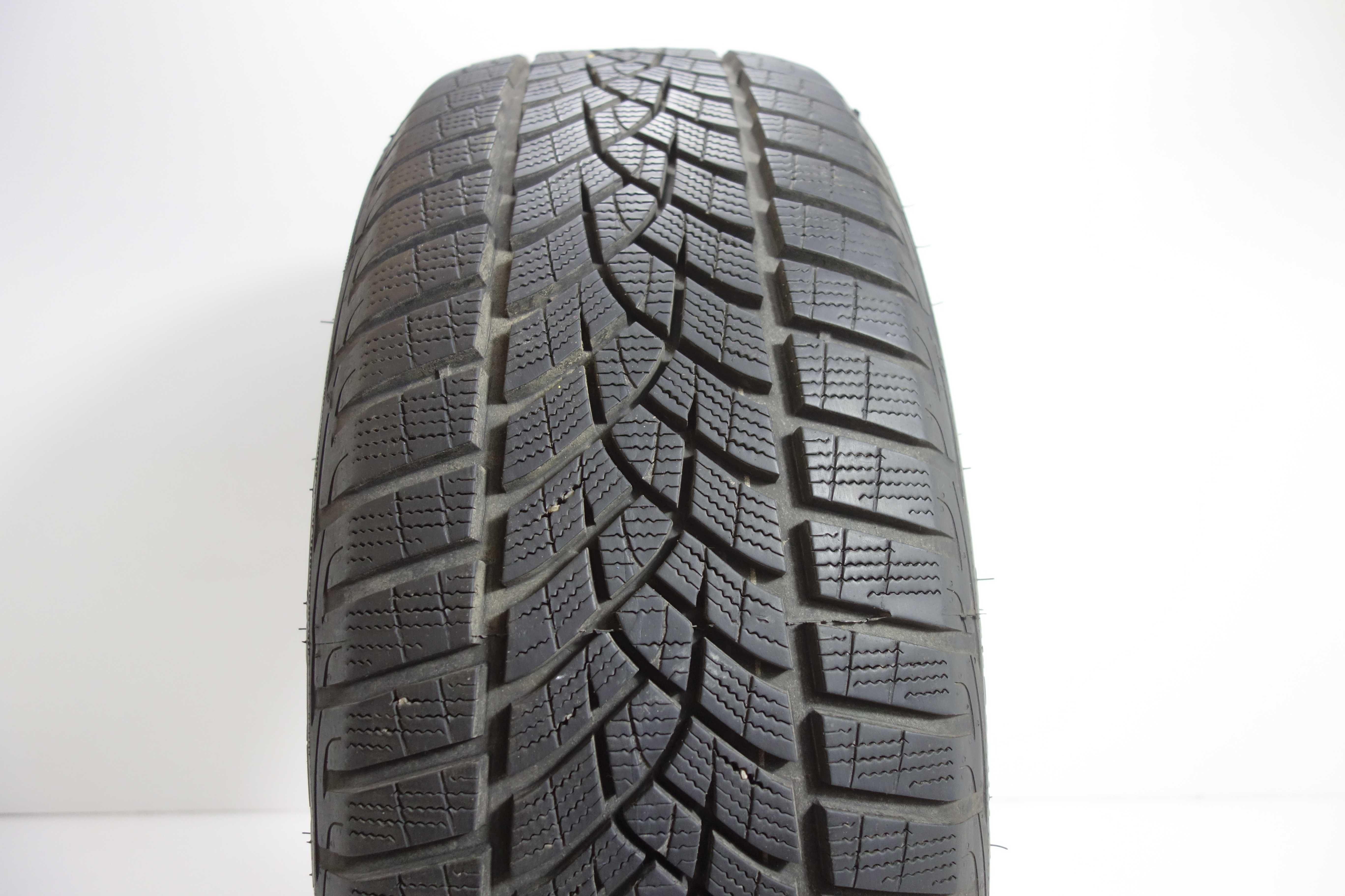 Opony zimowe 225/55/17 - GOODYEAR Ultra Grip Performance + XL
