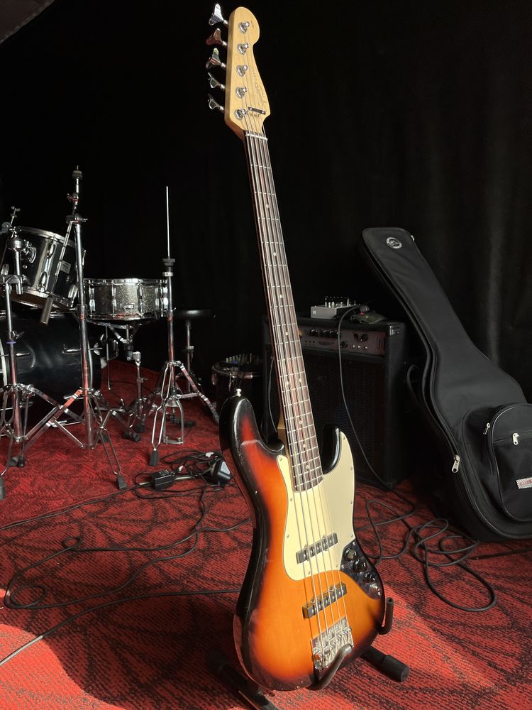 Squier Affinity Jazz Bass 5 strings