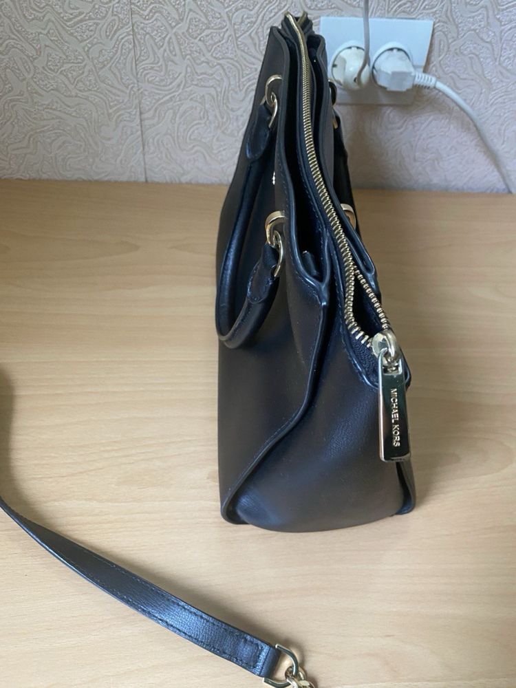 Продам брендову сумку