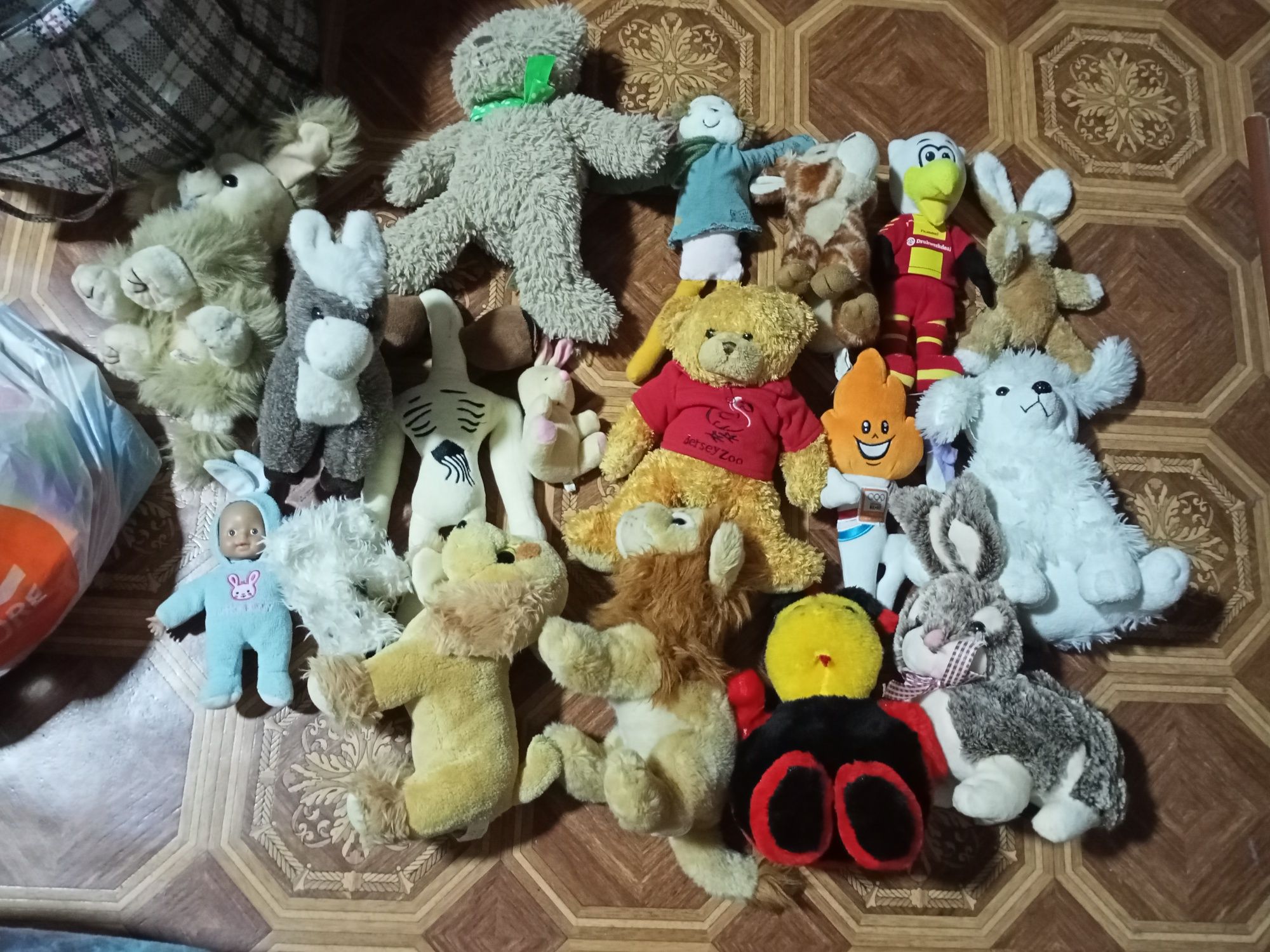 Детские игрушки и книжки