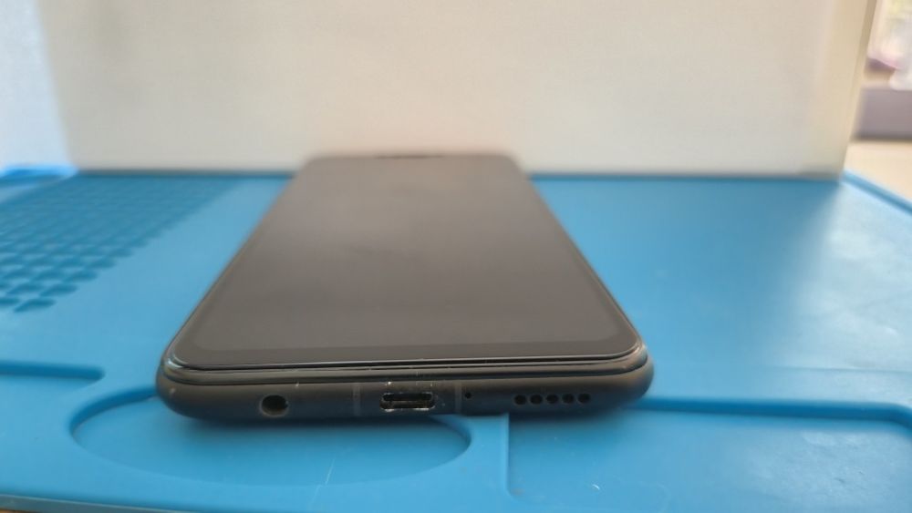 Телефон Huawei p smart plus 4/64 GB