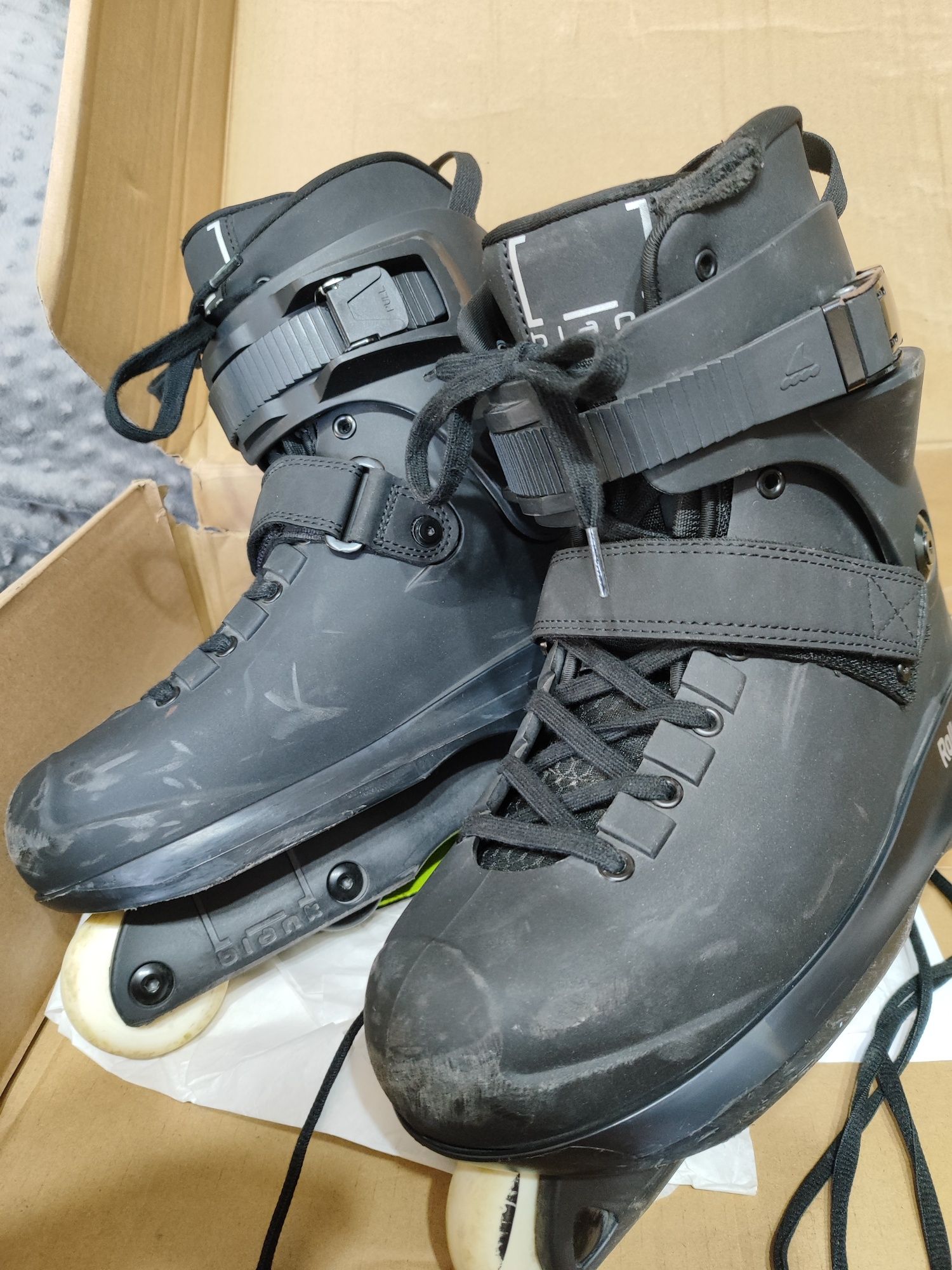 Blanki. Rolki do jazdy agresywnej. Blank. rozmiar 43-44. Rollerblade.