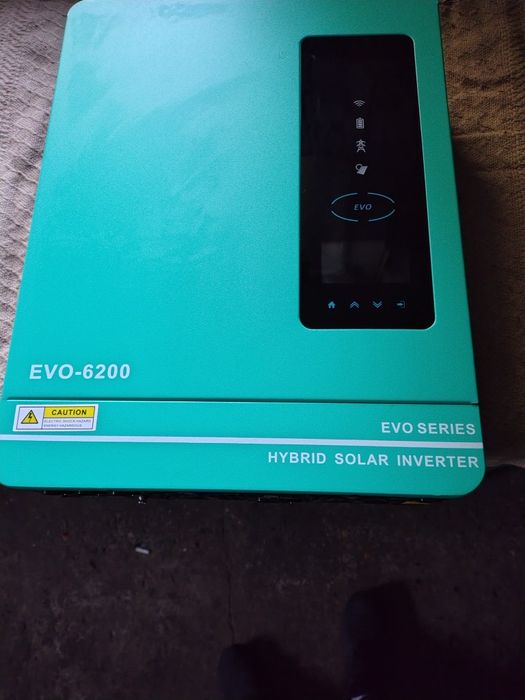 Inwerter hybrydowy Evo 6200