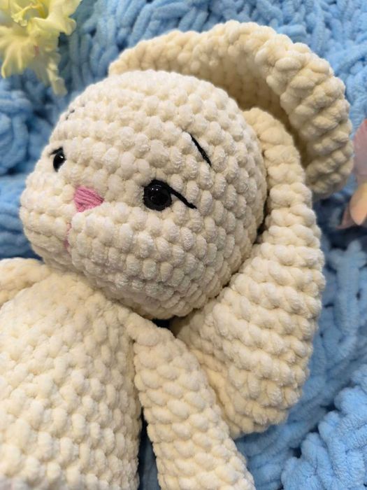 Плюшевий зайчик, в'язаний зайчик, зайчик ручної роботи