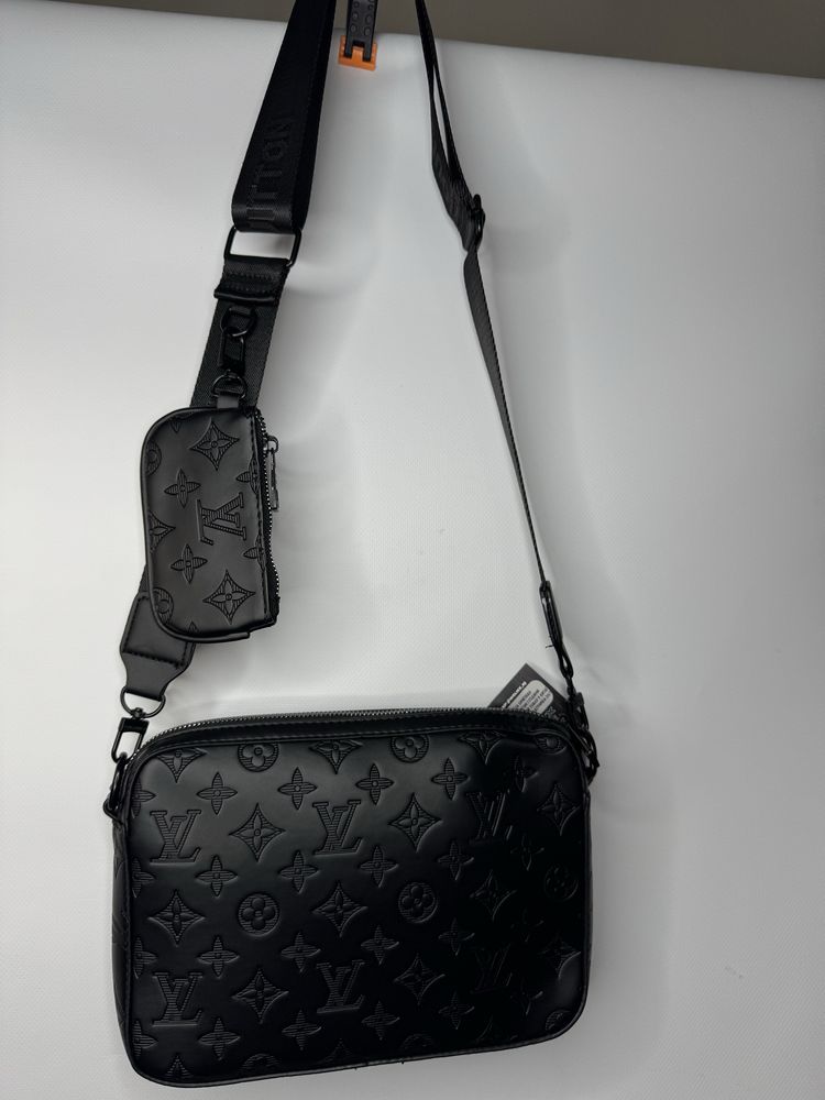 Сумка від Louis Vuitton