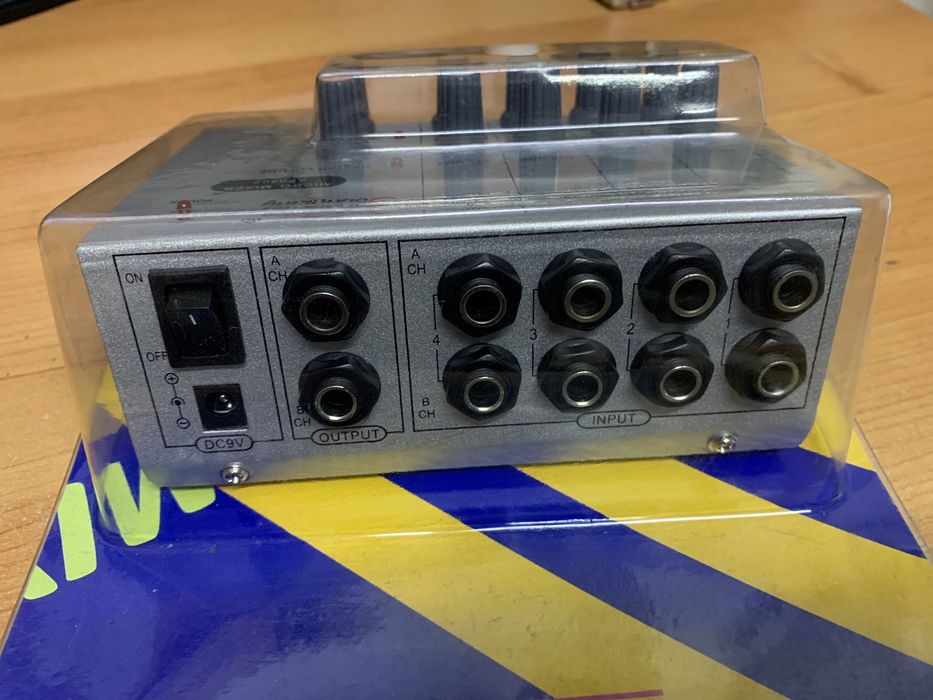 Misturador Stereo para 4 Microfones