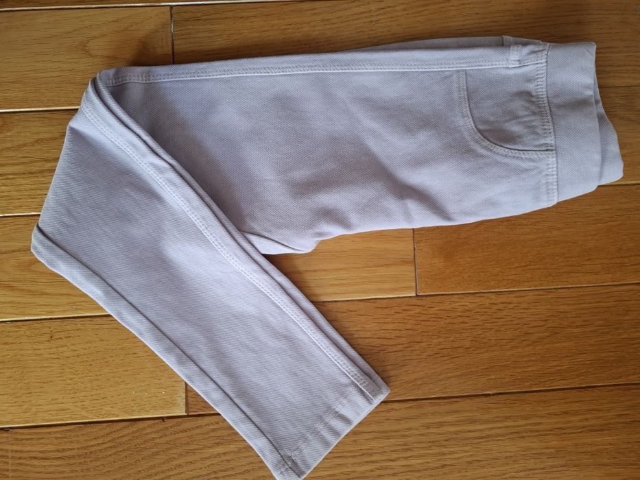 Nowe tregginsy Reserved rozm. 110