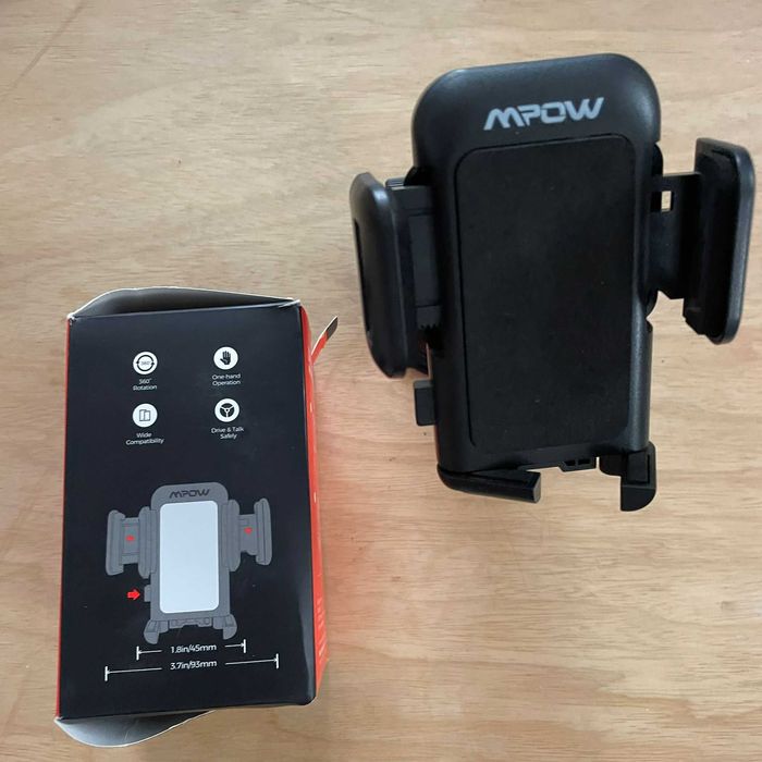 MPOW universal dashboard car mount