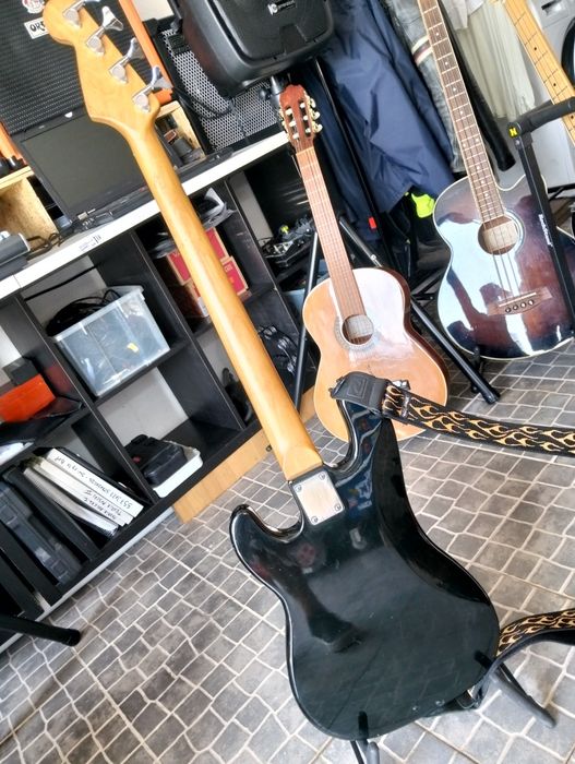 Baixo Precision Bass  fretless relic