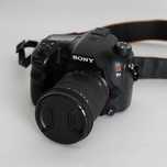 Aparat Sony Alpha 77 z obiektywem Sigma 17-70mm, F2.8-4.5 DC Makro