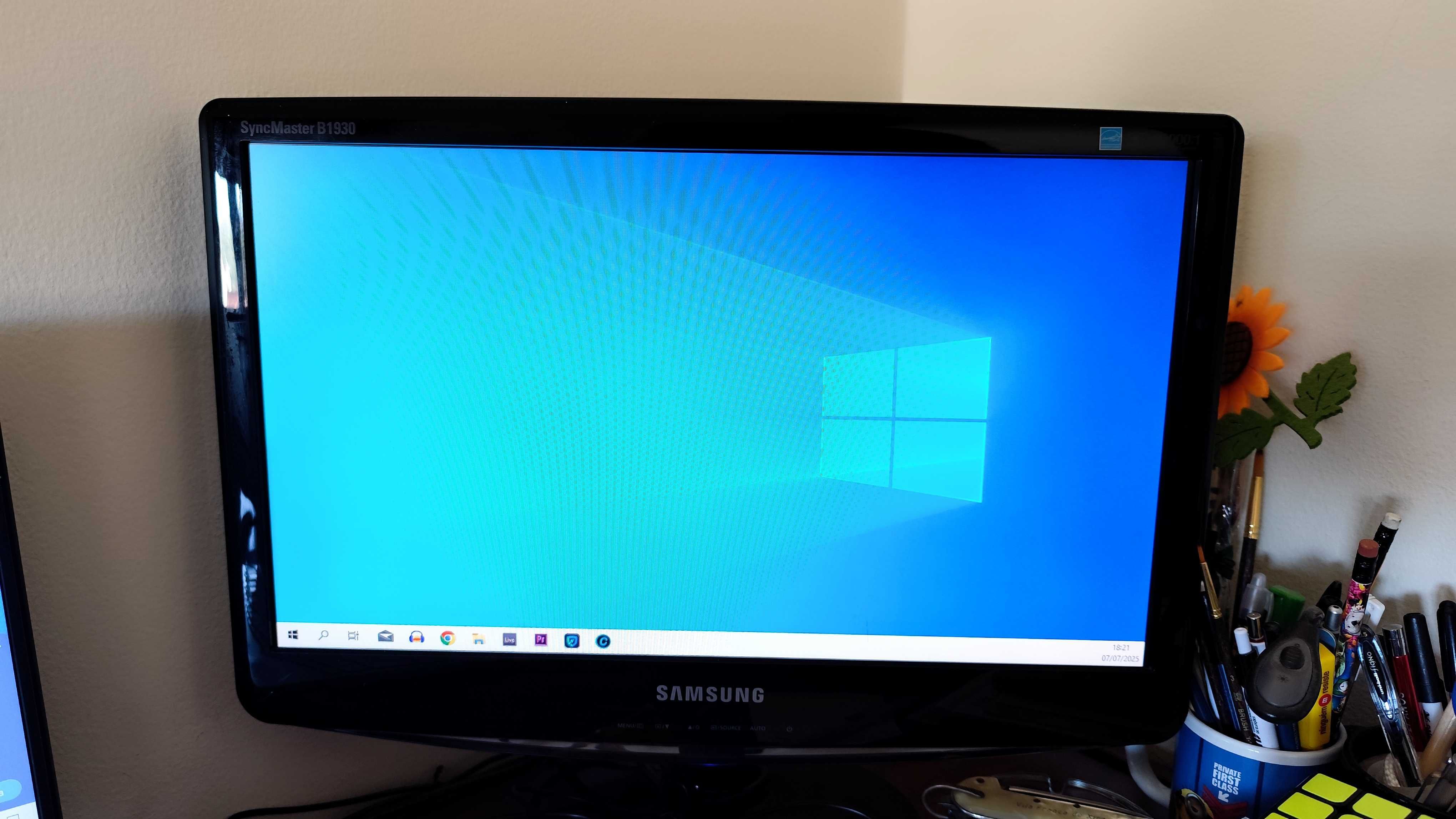 Monitor com adaptador vga