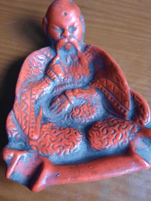 Vendo cinzeito muito antigo e muito original