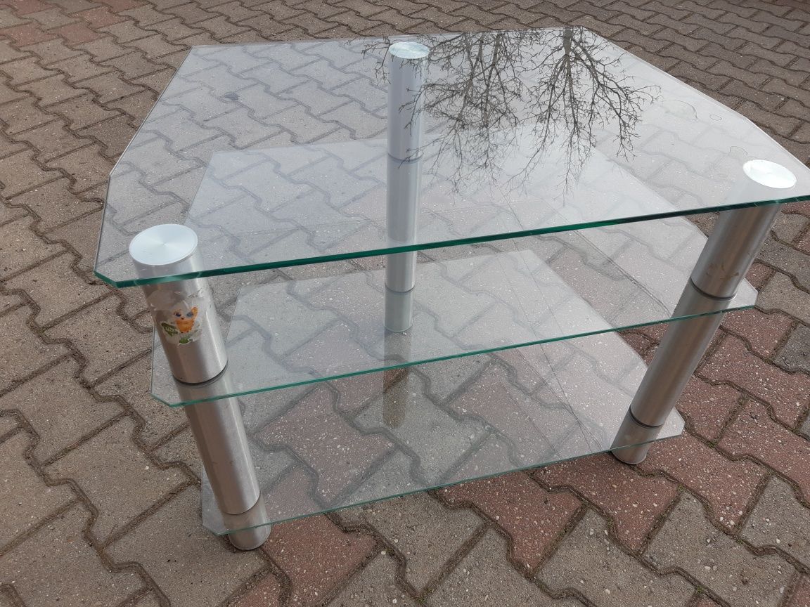 Szklana szafka na tv