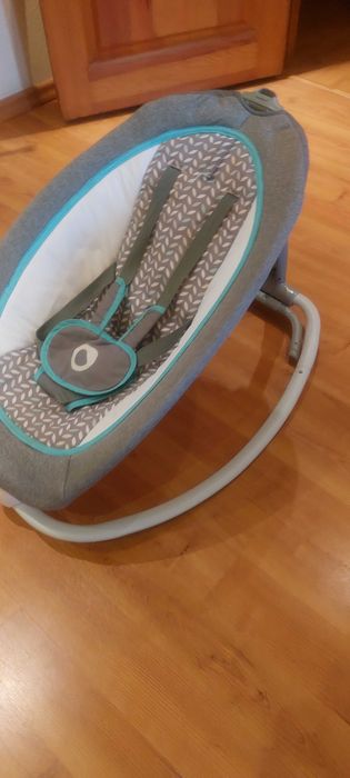 Дитячій  шезлонг - гойдалка.