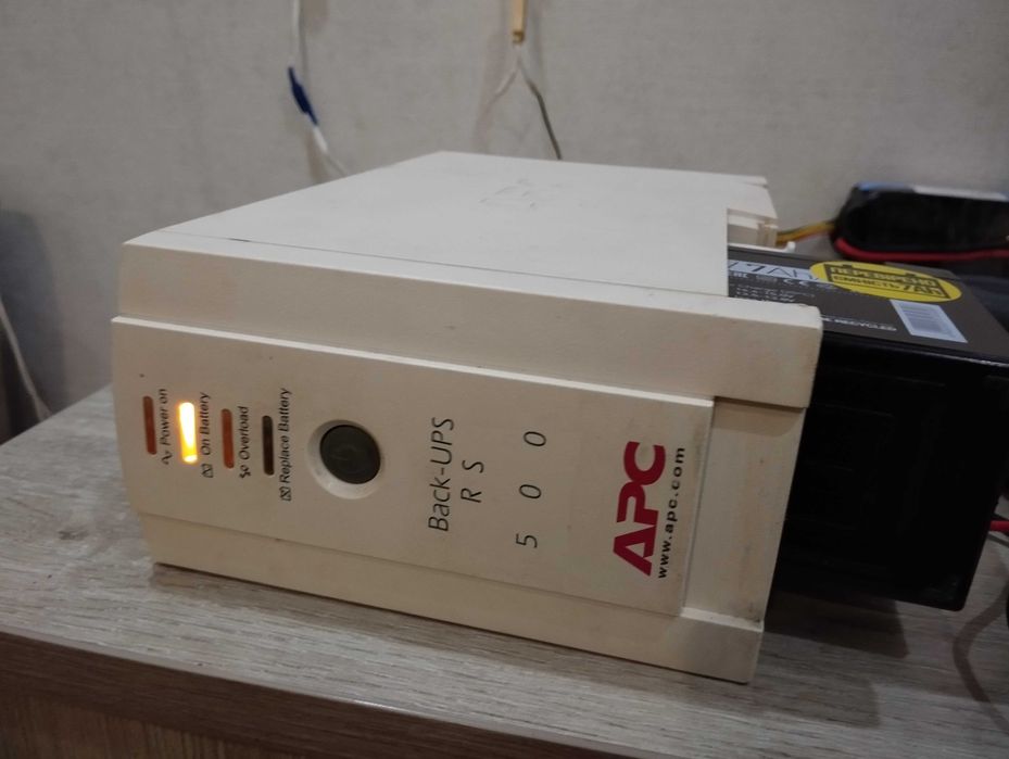 Джерело безперебійного живлення Back-UPS RS 500