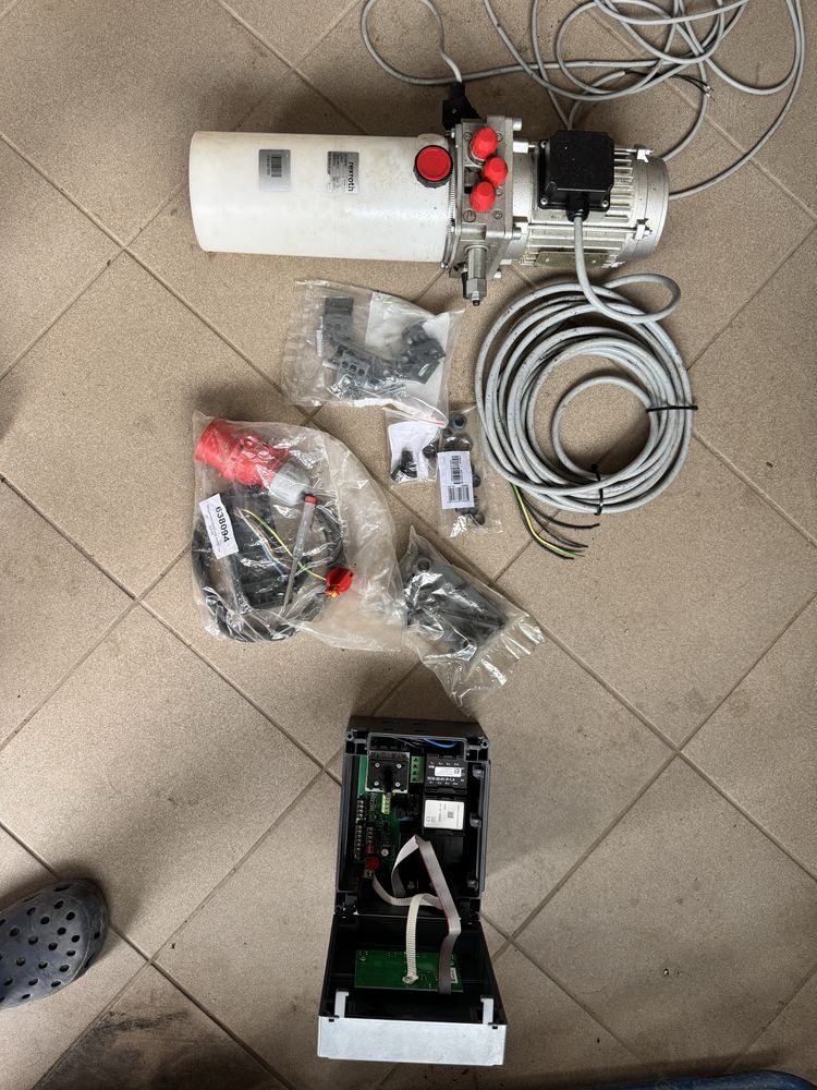 Zasilacz (kompletny) rampy hydrauliczej  Hormann
