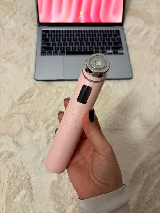 Medicube Age-R Booster Pro urządzenie do stymulacji kolagenu