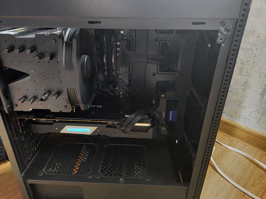 Sprzedam tanio Komputer Gamingowy!