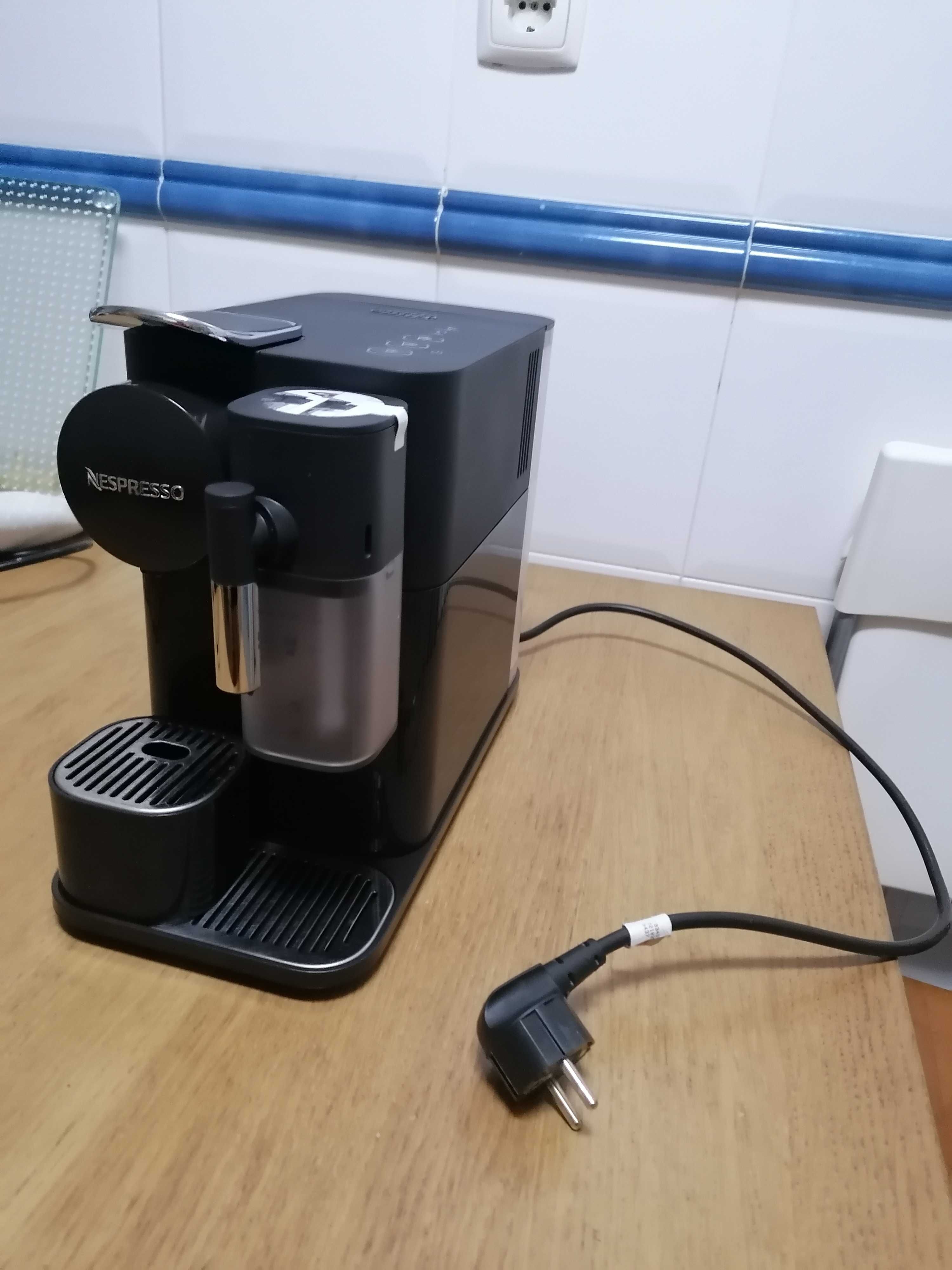 Máquina café Lattissima one shadow black