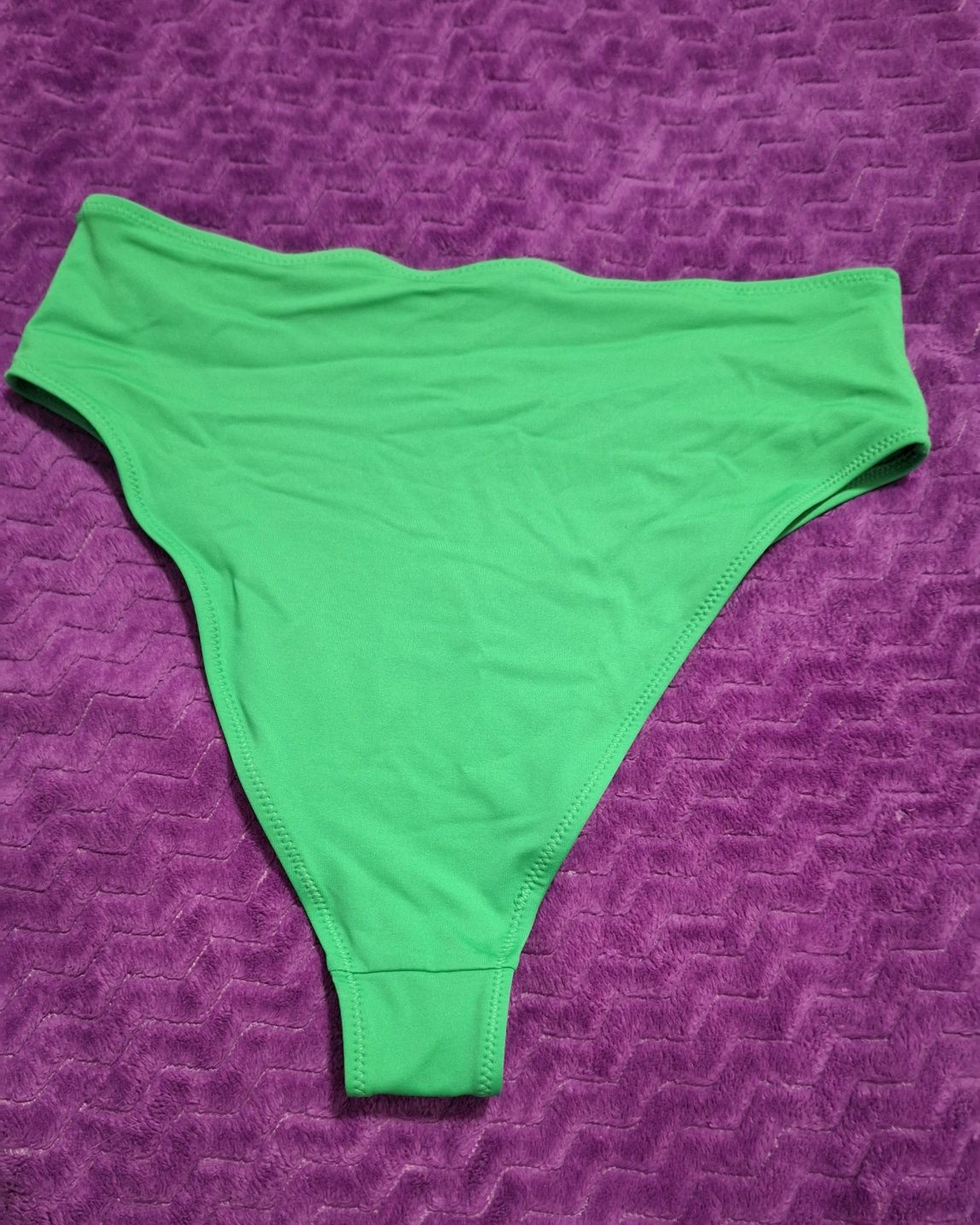 Bikini z wiązaniem