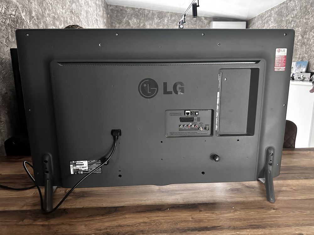 Телевізор LG 42LB582V   Smart TV