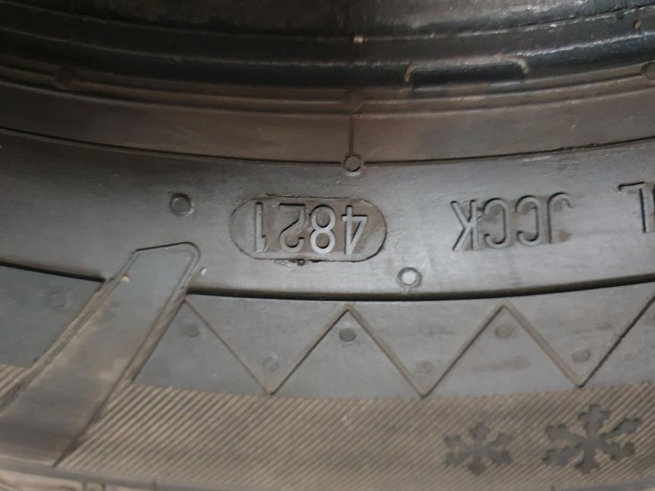 Komplet opon zimowych  215/65 R16C