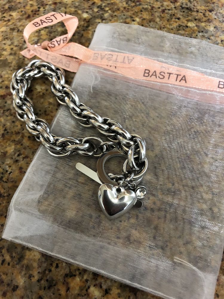 Vendo pulseira da Bastta