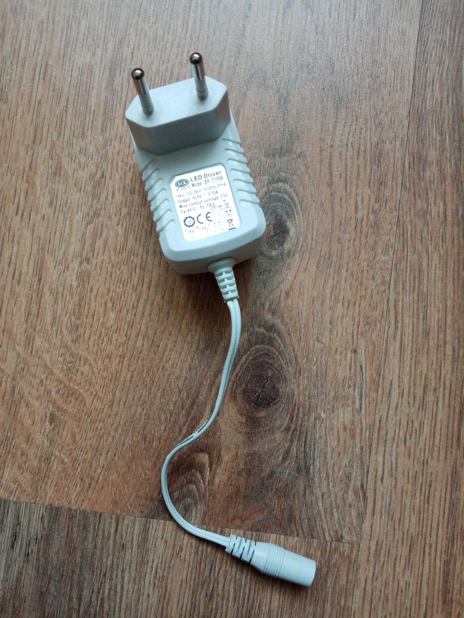 Zasilacz driver LED z bolcem 10,5V - 0,7A - 7,4W