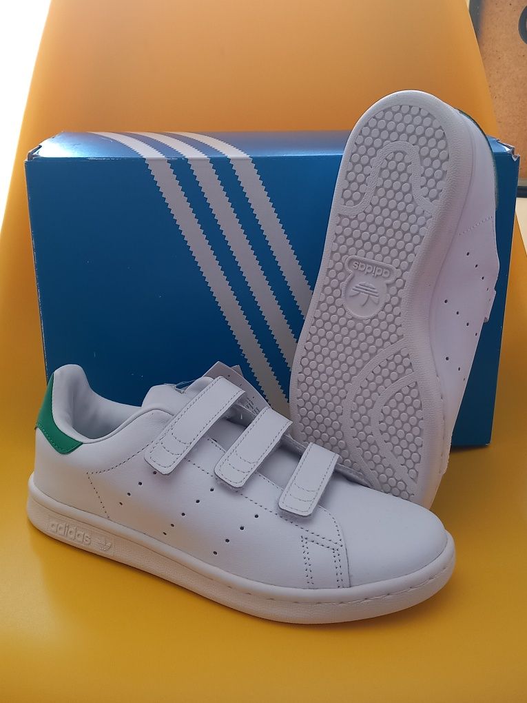 Tenis Adidas Stan Smith com Etiqueta
