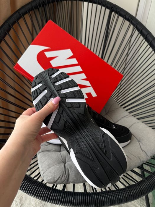 Buty Nike Air Max Portal Black White roz.43