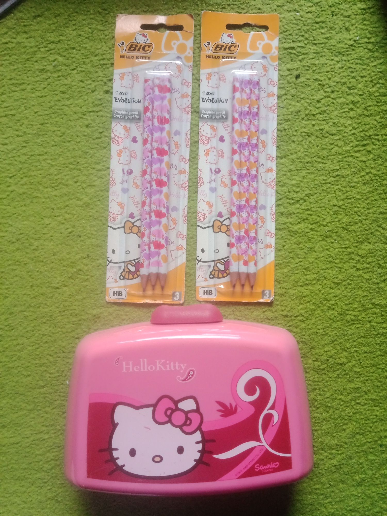 Śniadaniówka hello kitty i ołówki