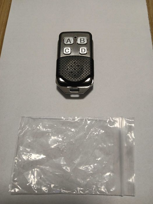 Pilot uniwersalny samokopiujący do bramy, garażu 433,92 MHz