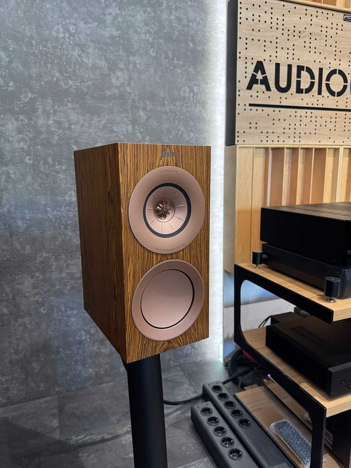 KEF R3 Meta | IDEALNE, jak nowe, gwarancja | Kolumny podstawkowe