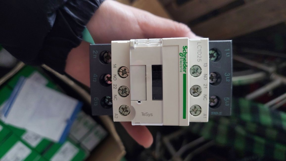 Stycznik LC1D25P7, 3bieg-3NO, 25A w AC3, 11kW, cewka 230V 50/60Hz