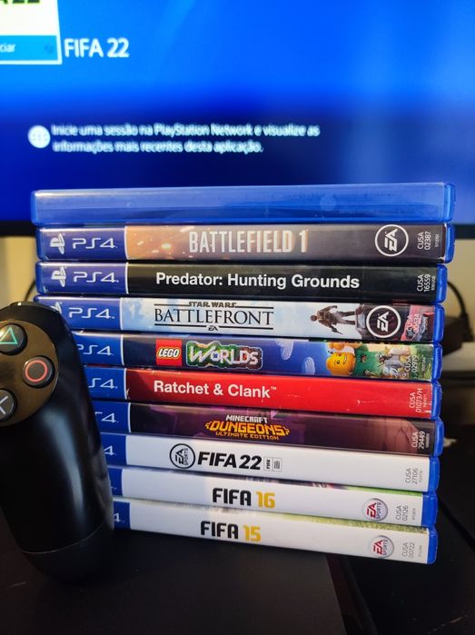 PS4 + comando e 3 jogos